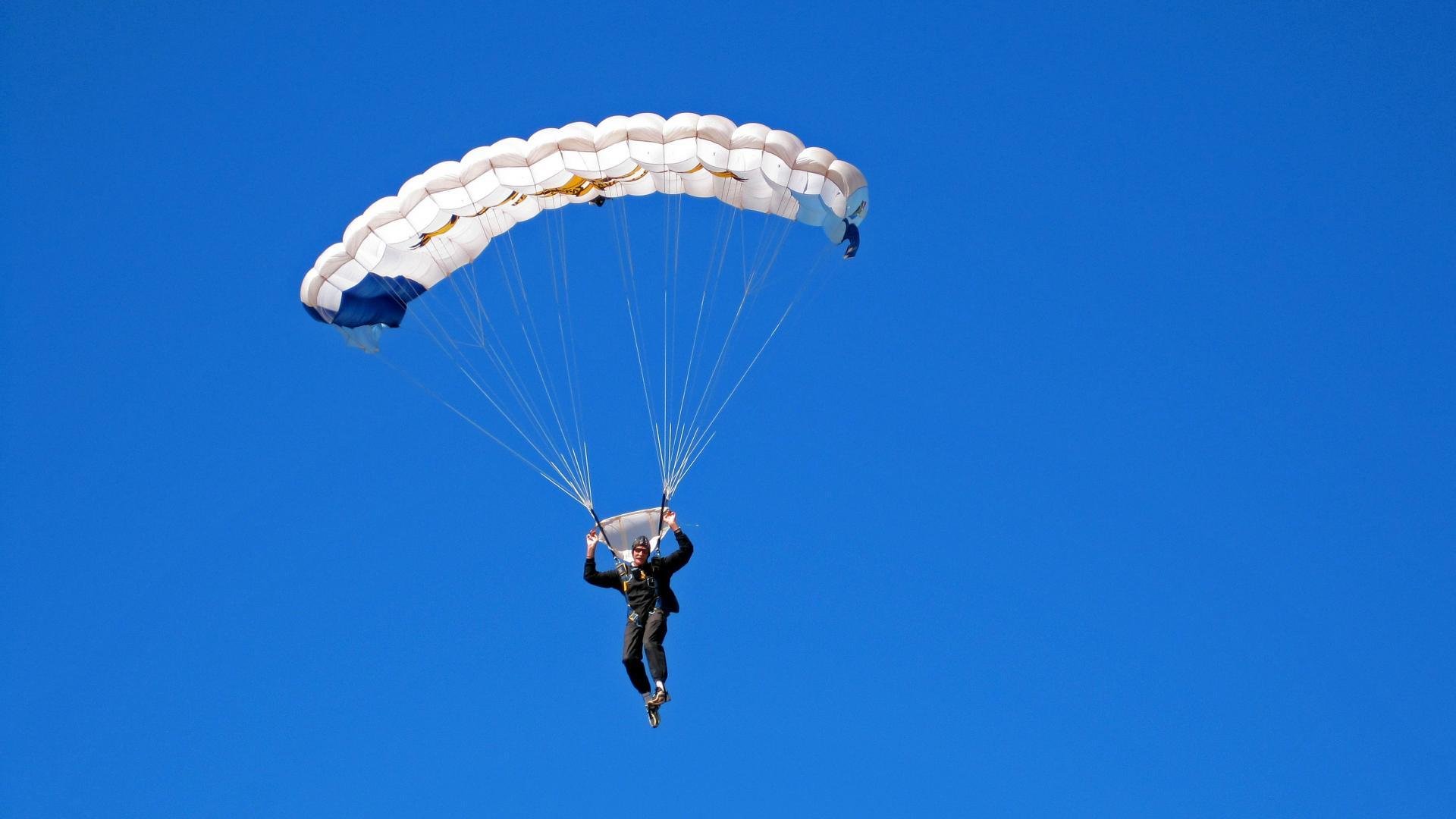 爱游戏ayx-中立代表队B混合接力赛稳步提升成绩,中国队混合接力